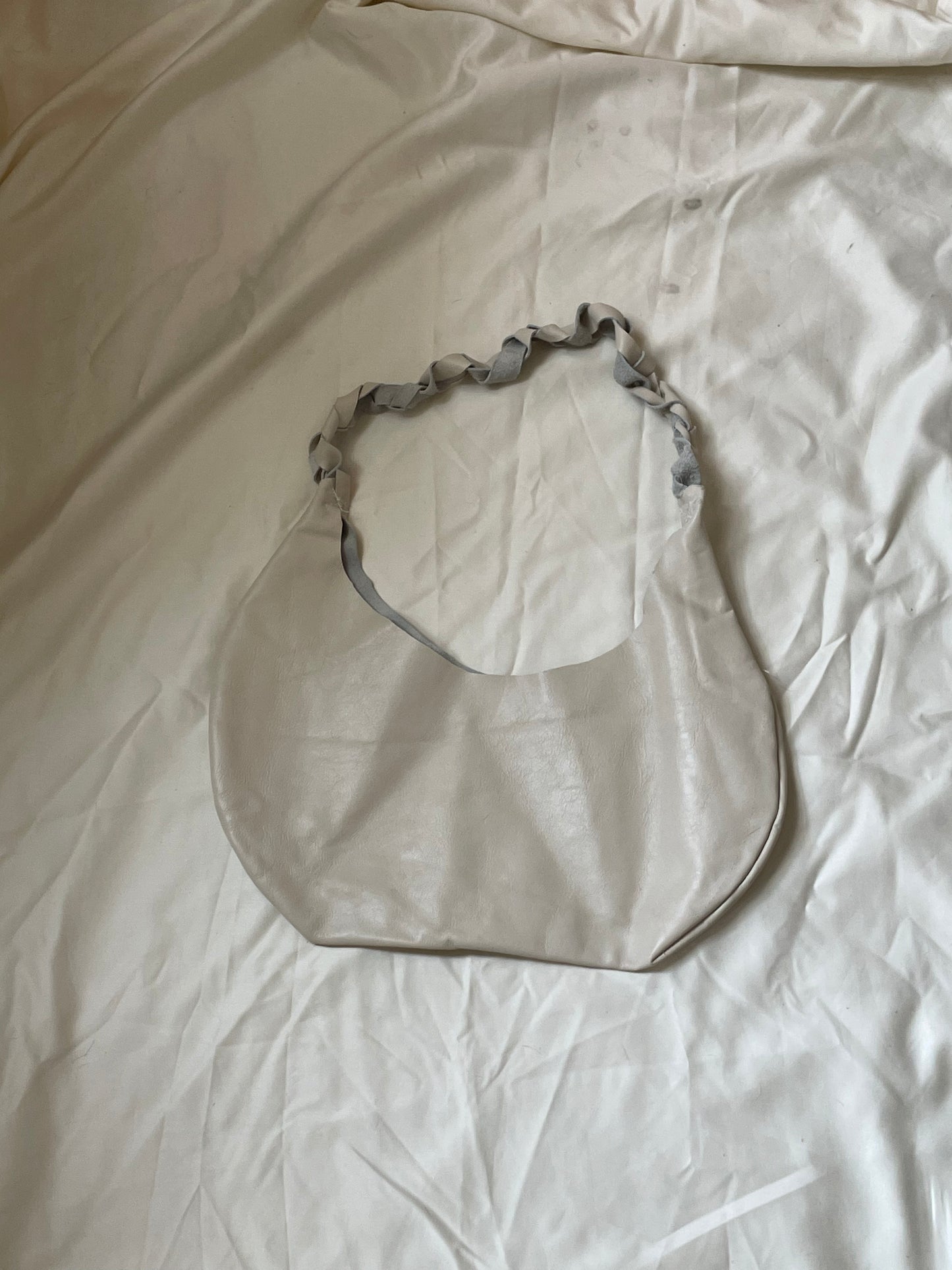 Leather shoulder bag