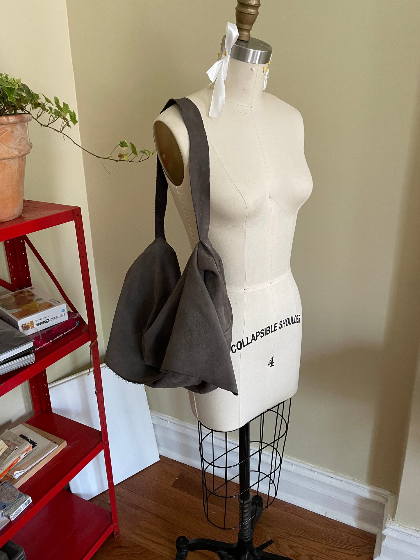 Leather shoulder bag